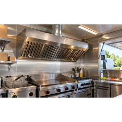 Hotte en inox pro pour la ventilation des fumées des food truck et cuisine à plafond bas.