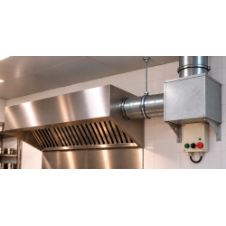 Image d'une installation de hotte aux normes 400 degrès désenfumage avec variateur coup de poing.